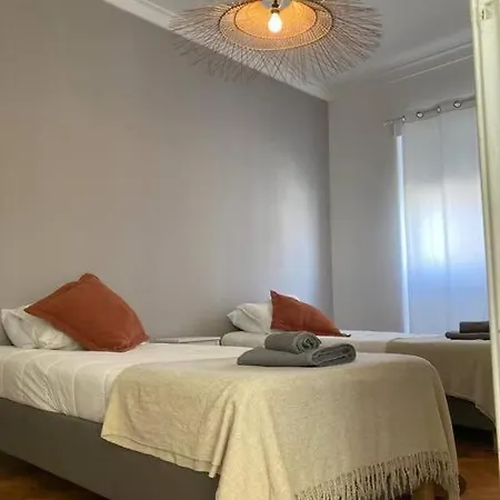 Lägenhet Bem Localizado Familias & Amigos Lisboa