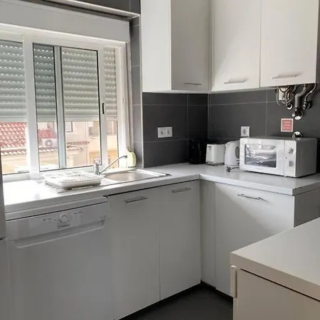 Apartment Apartamento Bem Localizado Para Familias & Amigos Lisbon