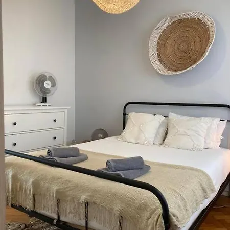 Apartamento Bem Localizado Para Familias & Amigos * Lisbon
