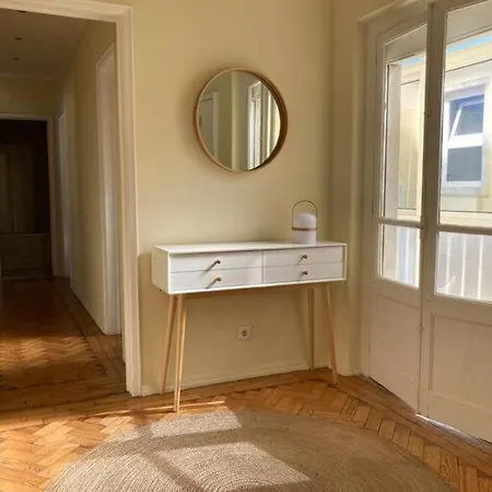 Apartamento Bem Localizado Para Familias & Amigos
